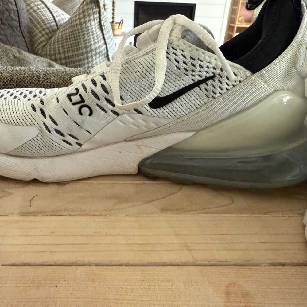 Nike Air Max White and Black Sneakers - Picture 5 of 8